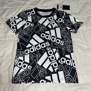 ❤️All over print❤️ Adidas logo Tee. NWT!!